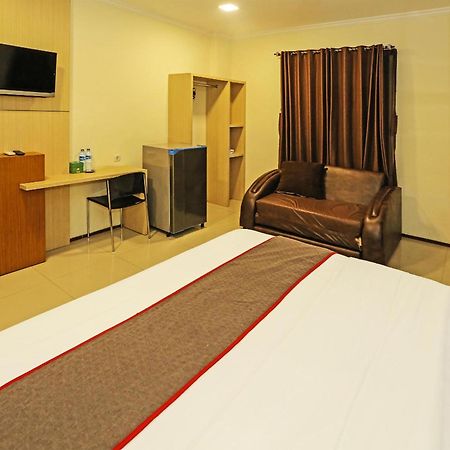Super Oyo Townhouse Oak Hotel Fiducia Serpong Exterior photo