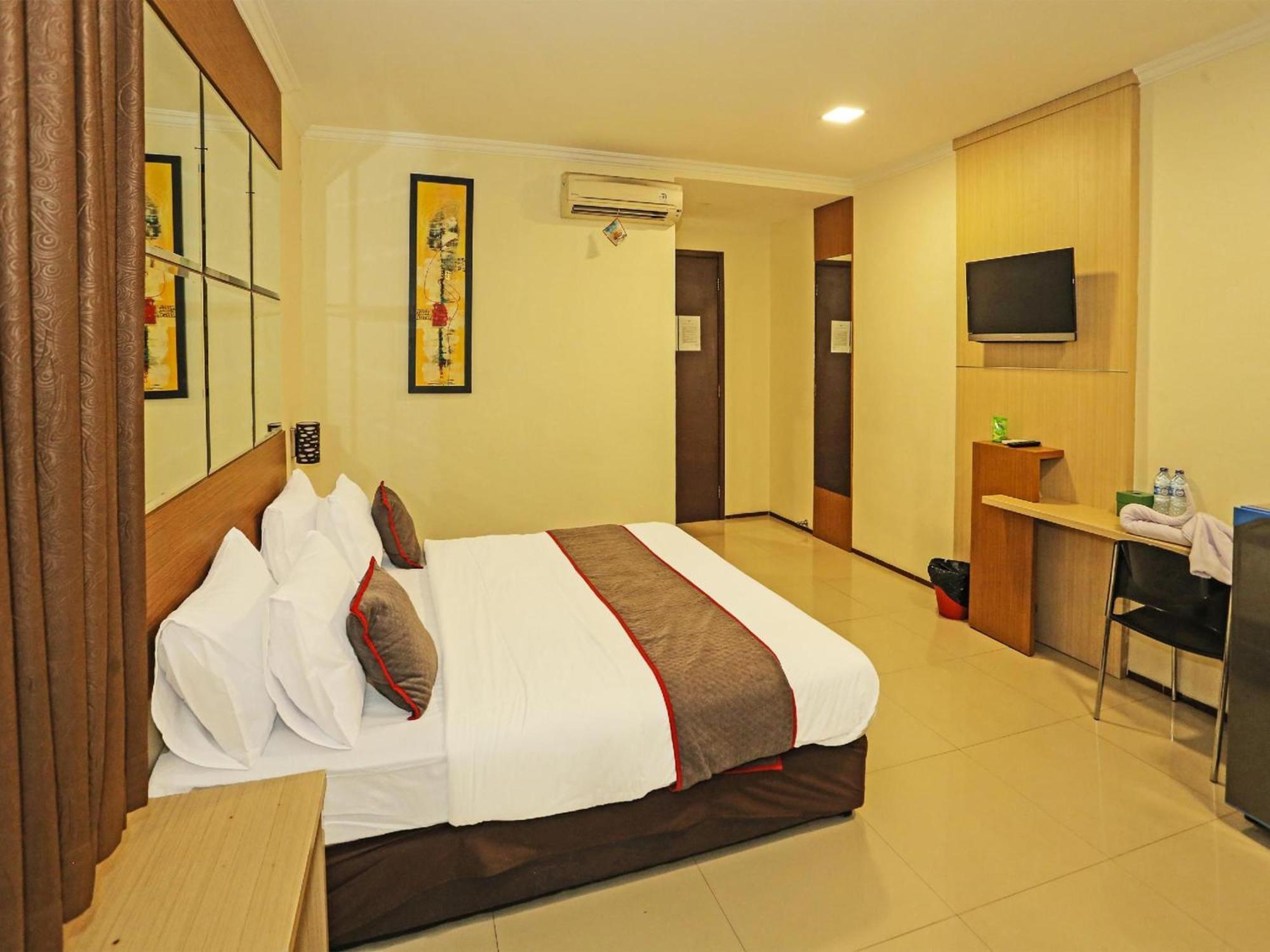 Super Oyo Townhouse Oak Hotel Fiducia Serpong Exterior photo