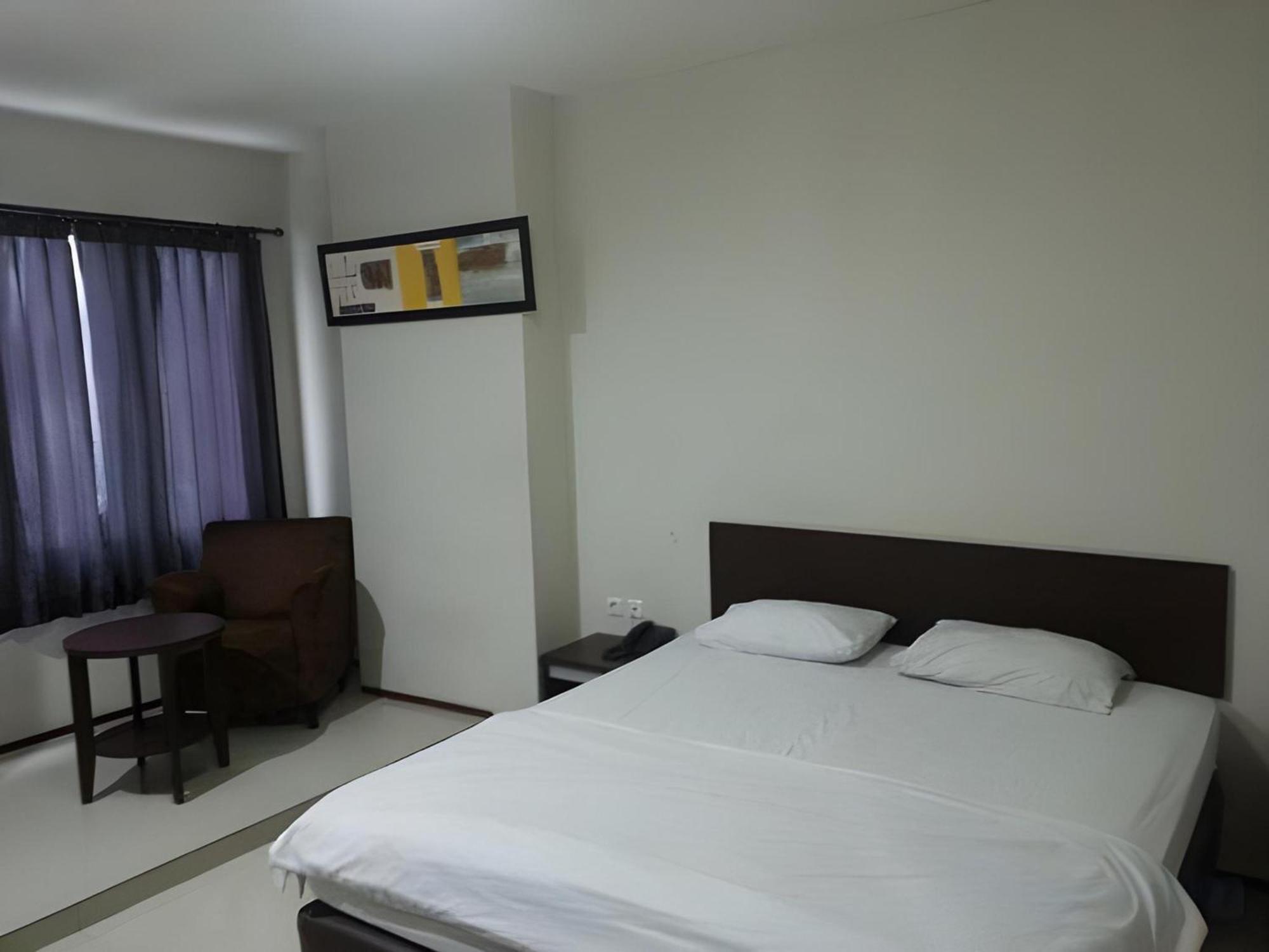 Super Oyo Townhouse Oak Hotel Fiducia Serpong Exterior photo