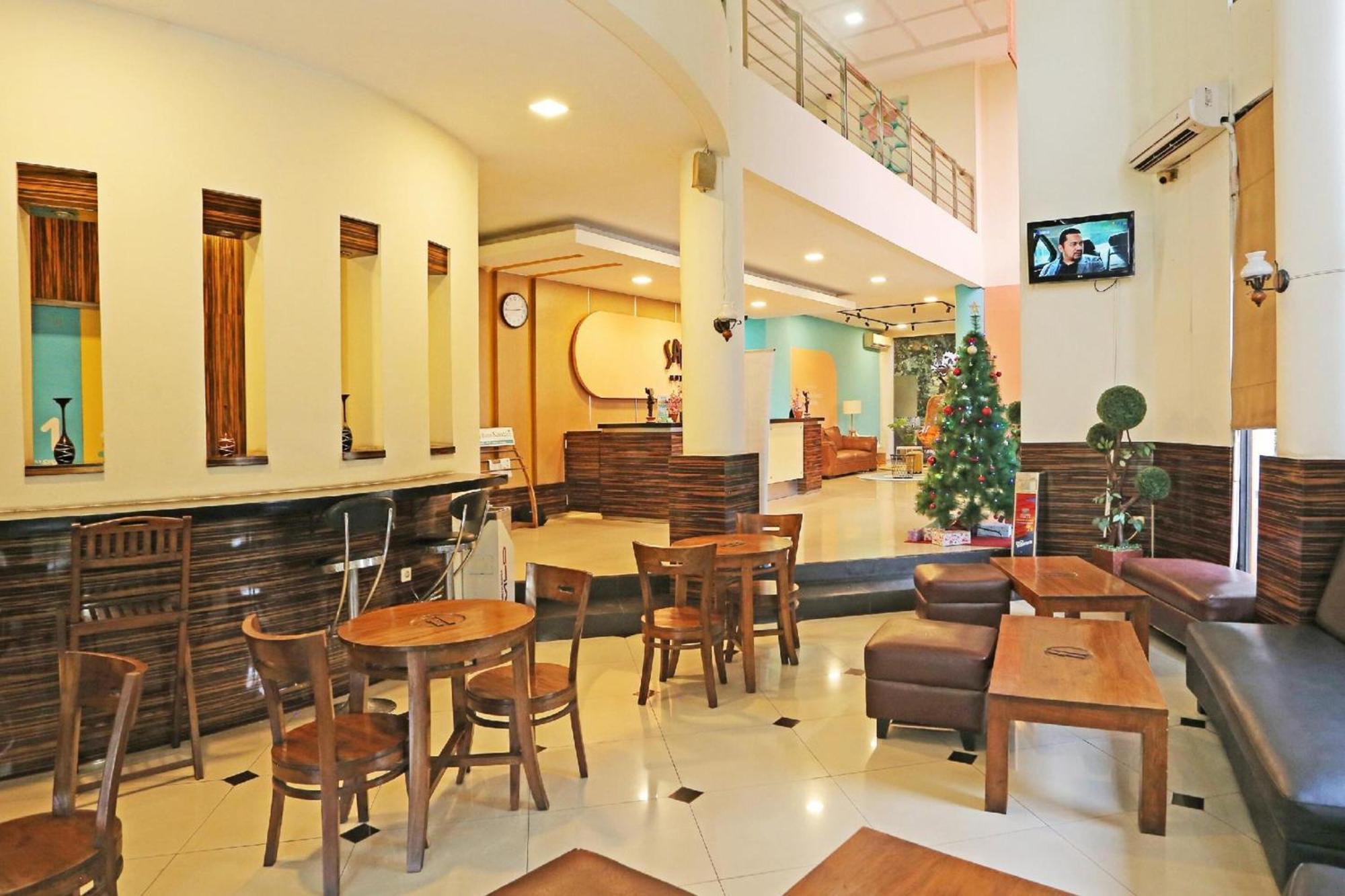 Super Oyo Townhouse Oak Hotel Fiducia Serpong Exterior photo