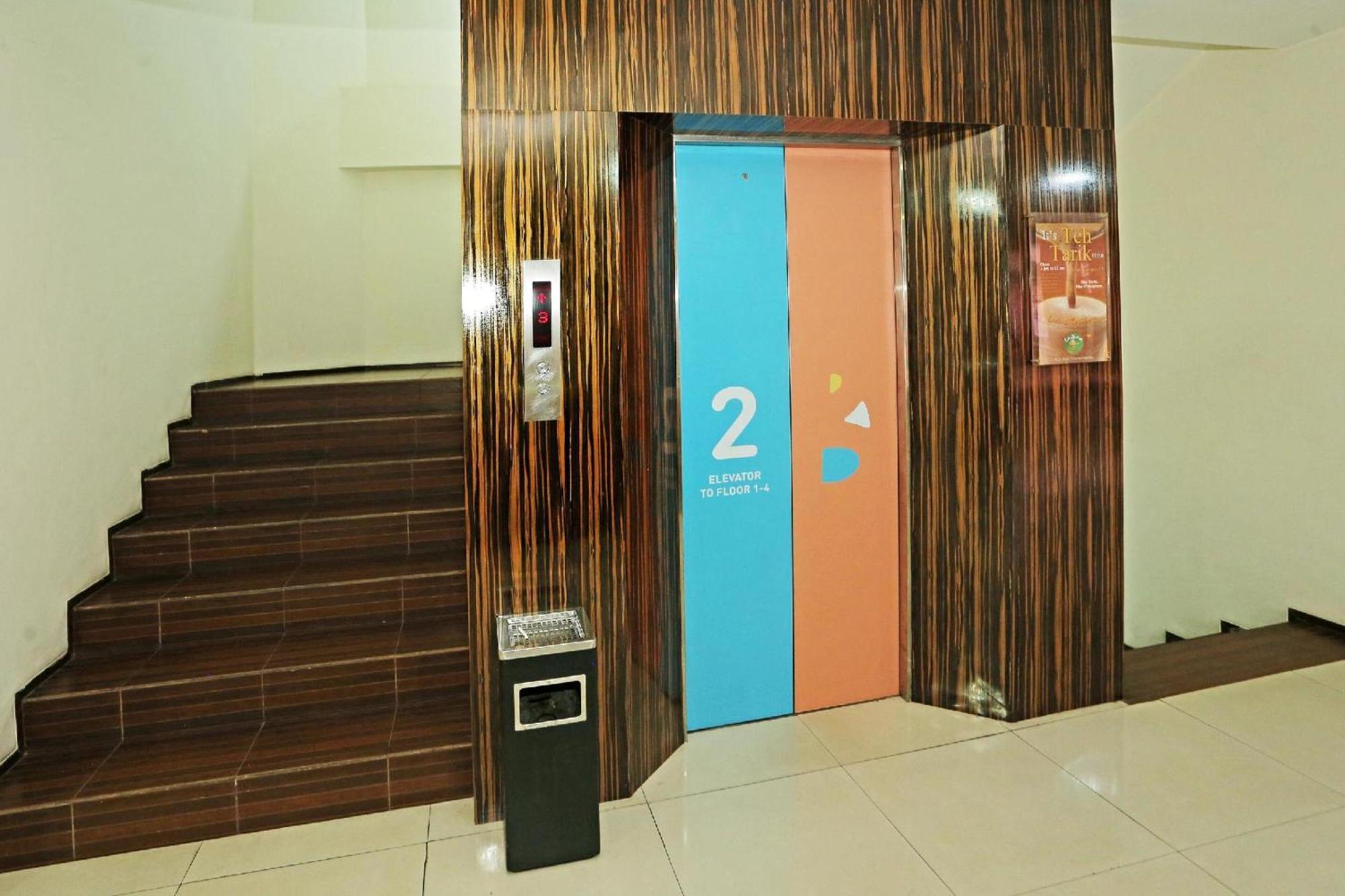 Super Oyo Townhouse Oak Hotel Fiducia Serpong Exterior photo