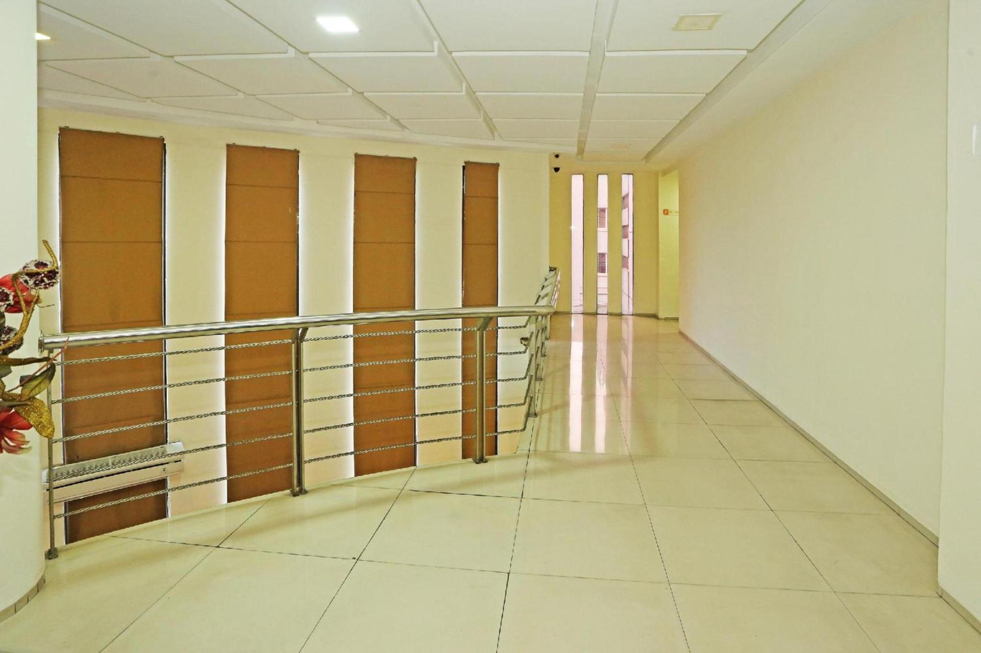 Super Oyo Townhouse Oak Hotel Fiducia Serpong Exterior photo