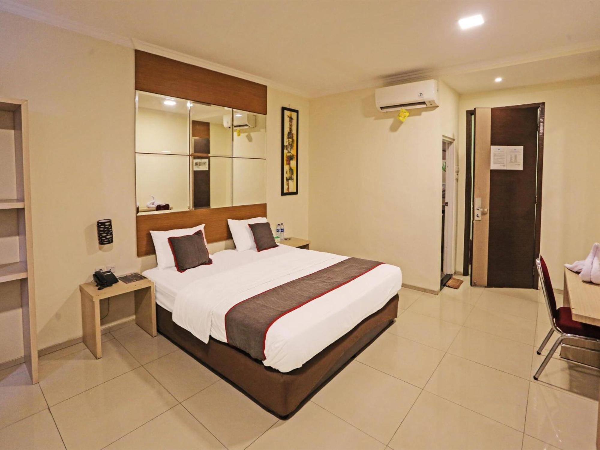 Super Oyo Townhouse Oak Hotel Fiducia Serpong Exterior photo