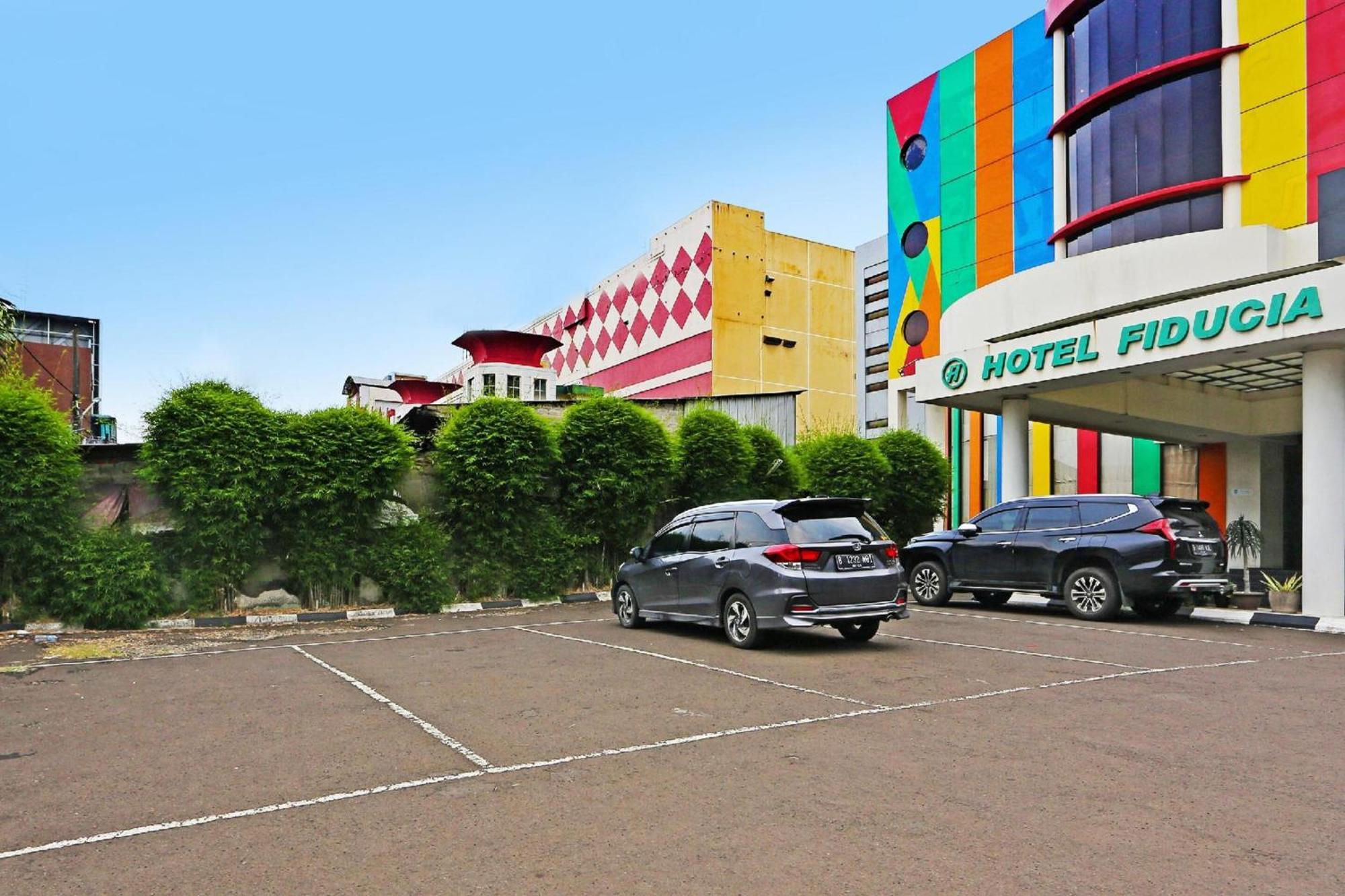 Super Oyo Townhouse Oak Hotel Fiducia Serpong Exterior photo